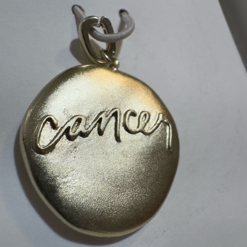 NWT Women’s KENDRA SCOTT ♋️ Cancer ♋️ Gold Tone Zodiac Coin Charm